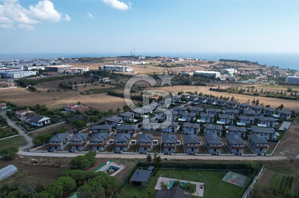 Silivri Kavaklı Satılık 4+1 Villa Müstakil Havuzlu