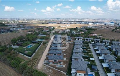 Silivri Kavaklı Satılık 4+1 Villa Müstakil Havuzlu