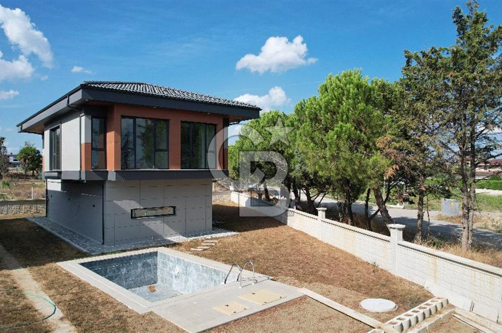 Silivri Kavaklı Satılık 4+1 Villa Müstakil Havuzlu