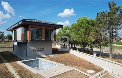 Silivri Kavaklı Satılık 4+1 Villa Müstakil Havuzlu
