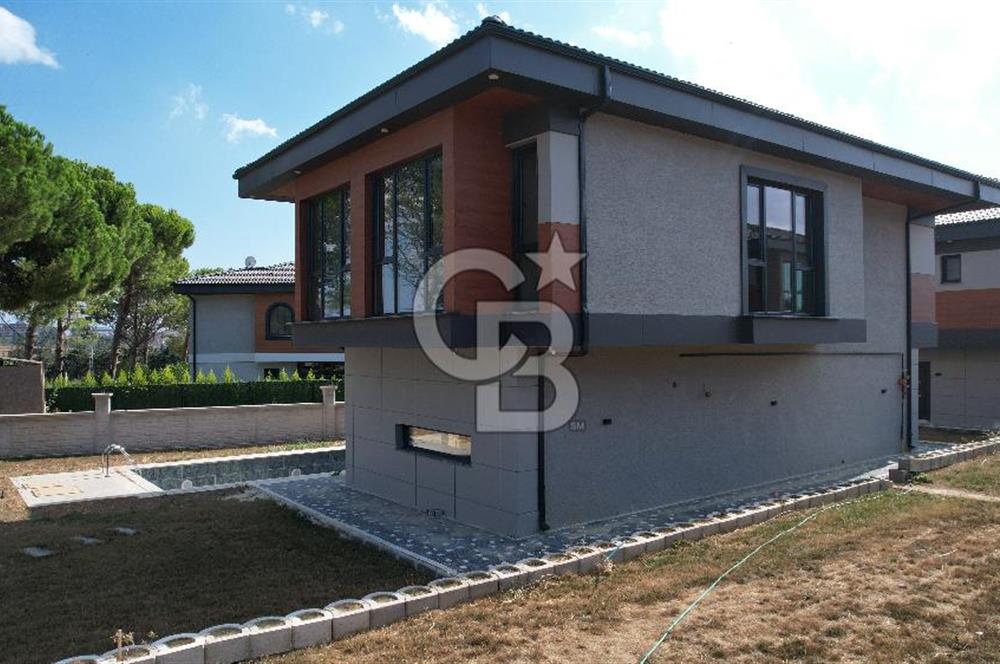 Silivri Kavaklı Satılık 4+1 Villa Müstakil Havuzlu