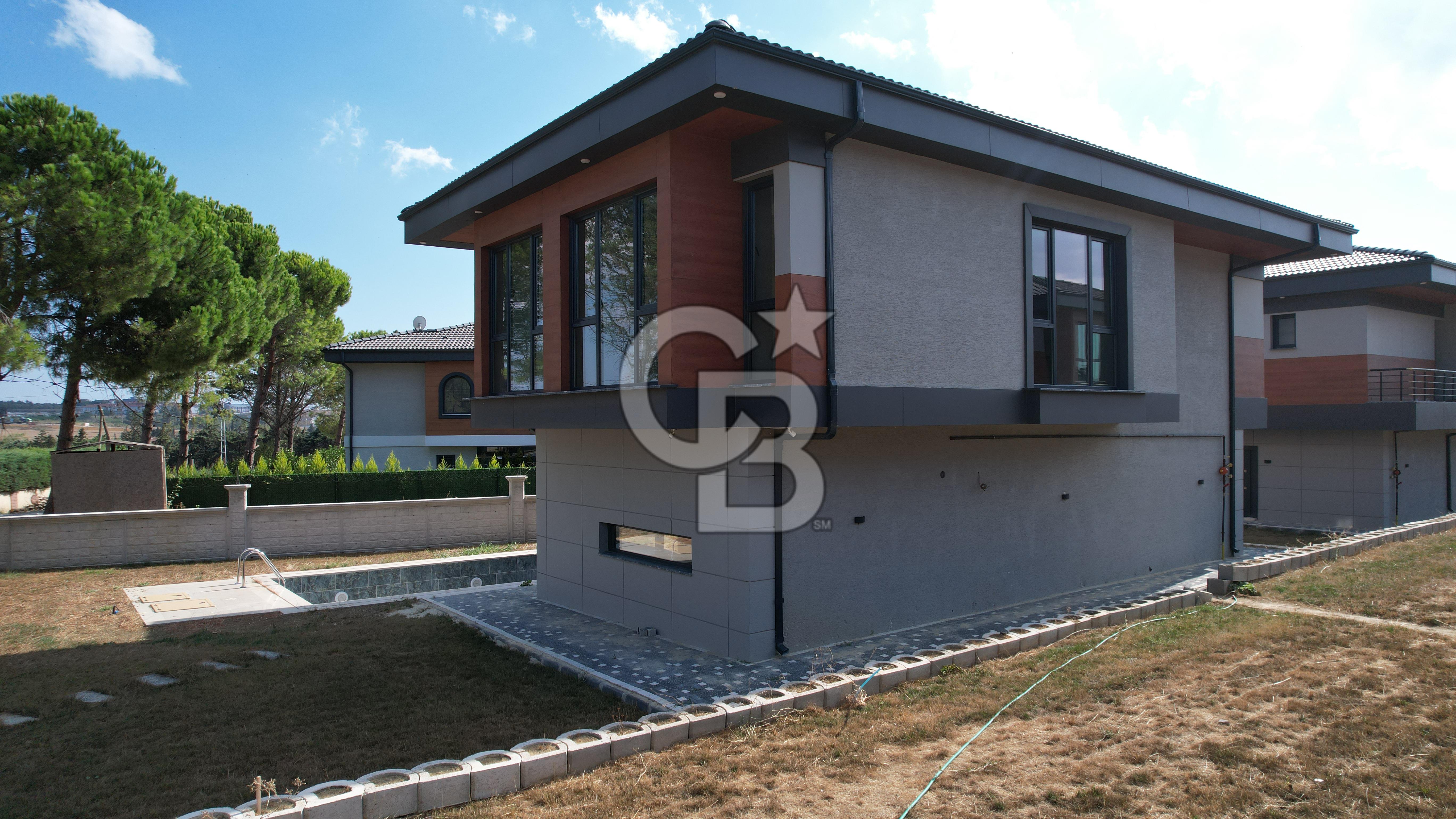 Silivri Kavaklı Satılık 4+1 Villa Müstakil Havuzlu