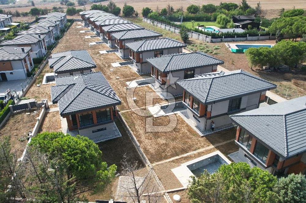 Silivri Kavaklı Satılık 4+1 Villa Müstakil Havuzlu