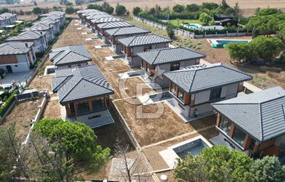 Silivri Kavaklı Satılık 4+1 Villa Müstakil Havuzlu