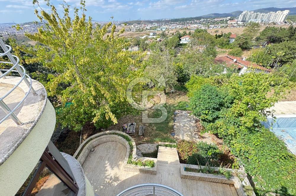 DOĞA MANZARALI PAŞAKÖY VİLLALARINDA SATILIK TRİBLEKS VİLLA