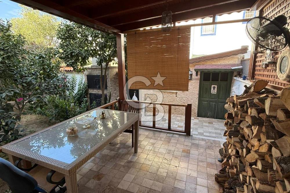 Bodrum Akyarlar’da, Nezih Site İçinde Geniş Bahçeli Satılık Villa