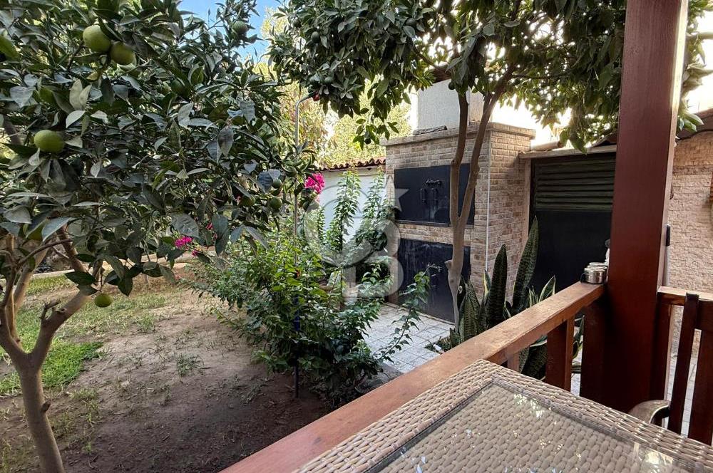 Bodrum Akyarlar’da, Nezih Site İçinde Geniş Bahçeli Satılık Villa