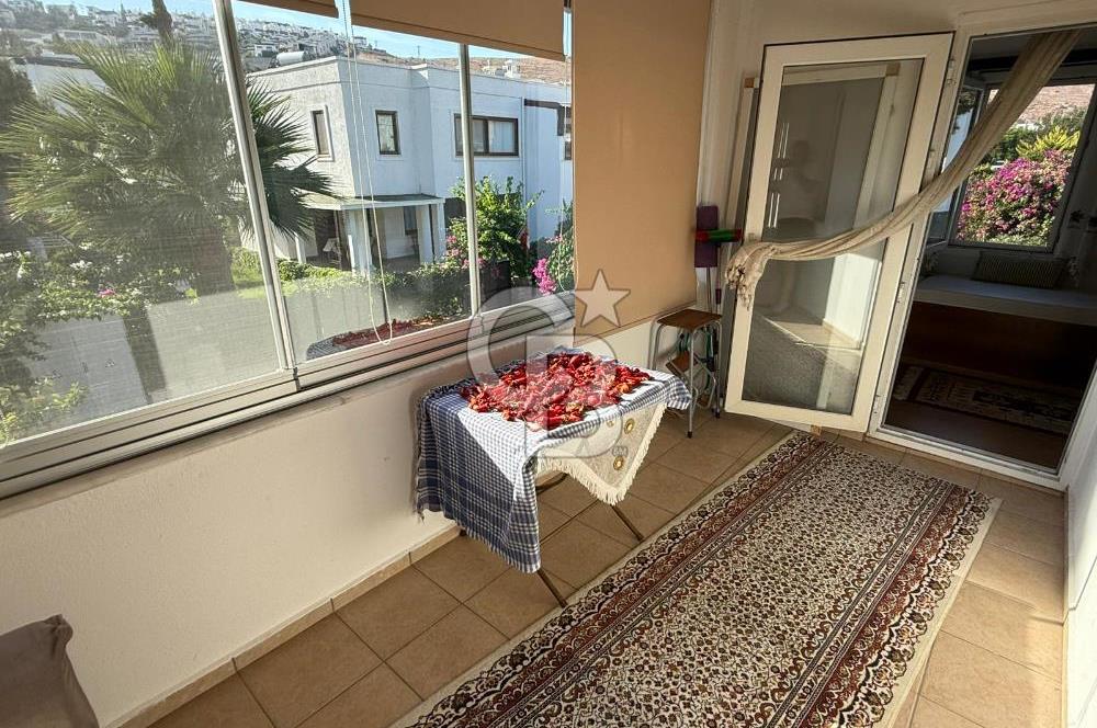 Bodrum Akyarlar’da, Nezih Site İçinde Geniş Bahçeli Satılık Villa