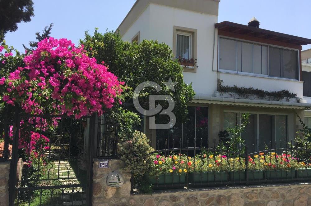 Bodrum Akyarlar’da, Nezih Site İçinde Geniş Bahçeli Satılık Villa