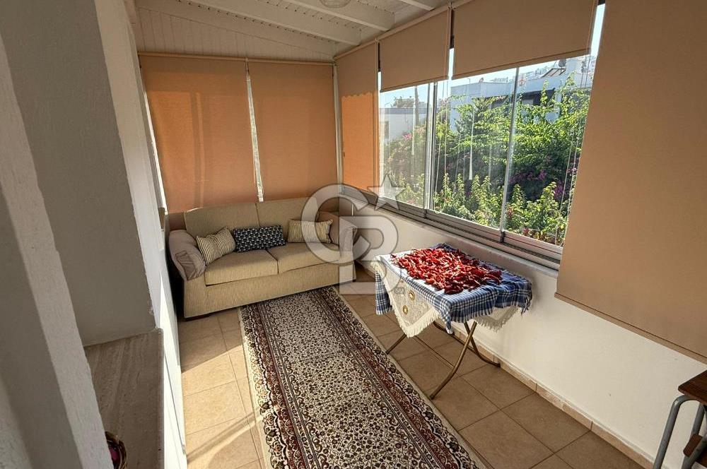 Bodrum Akyarlar’da, Nezih Site İçinde Geniş Bahçeli Satılık Villa