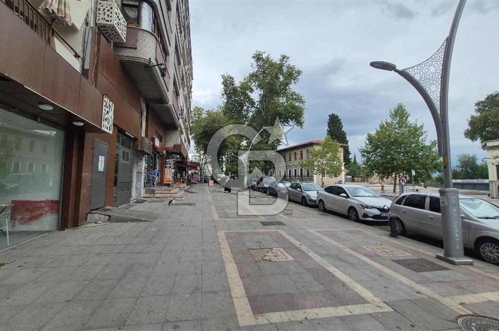 İZMİT MERKEZ İNÖNÜ CADDESİ ÜZERİ SATILIK GİRİŞ KAT 130M2 DÜKKAN
