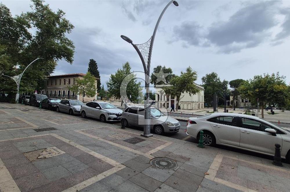 İZMİT MERKEZ İNÖNÜ CADDESİ ÜZERİ SATILIK GİRİŞ KAT 130M2 DÜKKAN