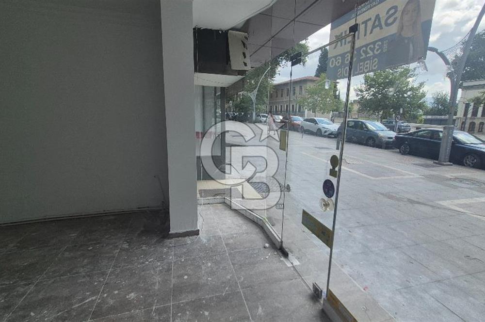 İZMİT MERKEZ İNÖNÜ CADDESİ ÜZERİ SATILIK GİRİŞ KAT 130M2 DÜKKAN
