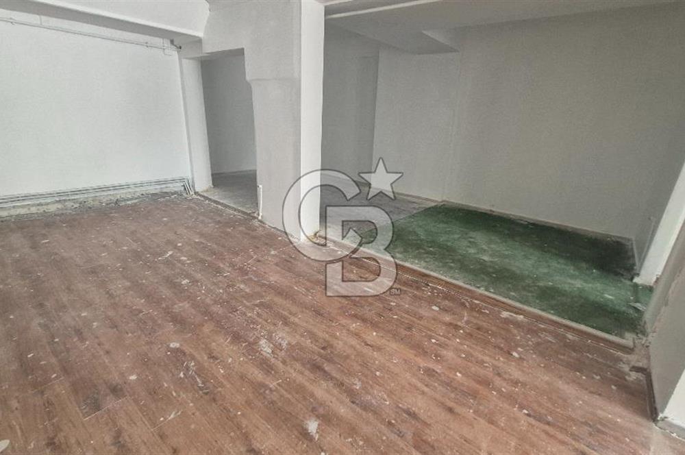 İZMİT MERKEZ İNÖNÜ CADDESİ ÜZERİ SATILIK GİRİŞ KAT 130M2 DÜKKAN