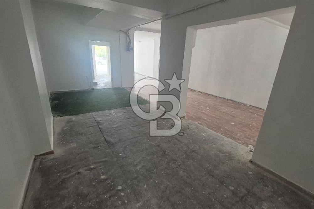 İZMİT MERKEZ İNÖNÜ CADDESİ ÜZERİ SATILIK GİRİŞ KAT 130M2 DÜKKAN