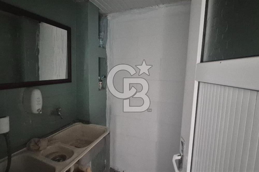 İZMİT MERKEZ İNÖNÜ CADDESİ ÜZERİ SATILIK GİRİŞ KAT 130M2 DÜKKAN
