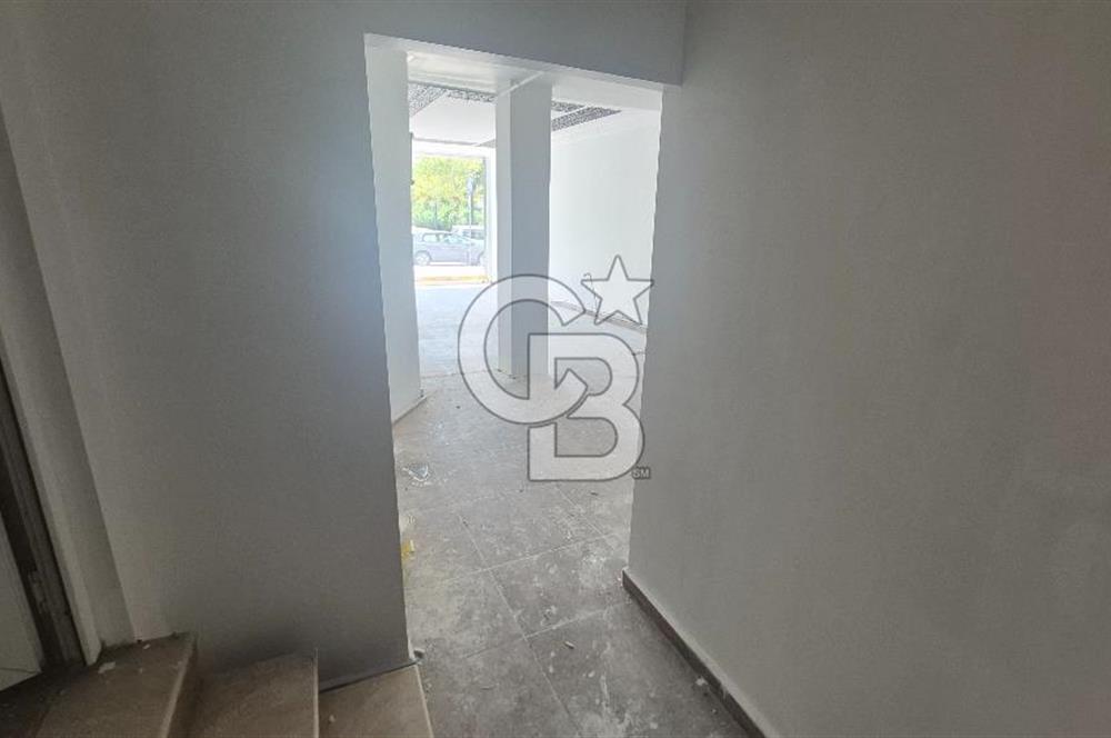 İZMİT MERKEZ İNÖNÜ CADDESİ ÜZERİ SATILIK GİRİŞ KAT 130M2 DÜKKAN