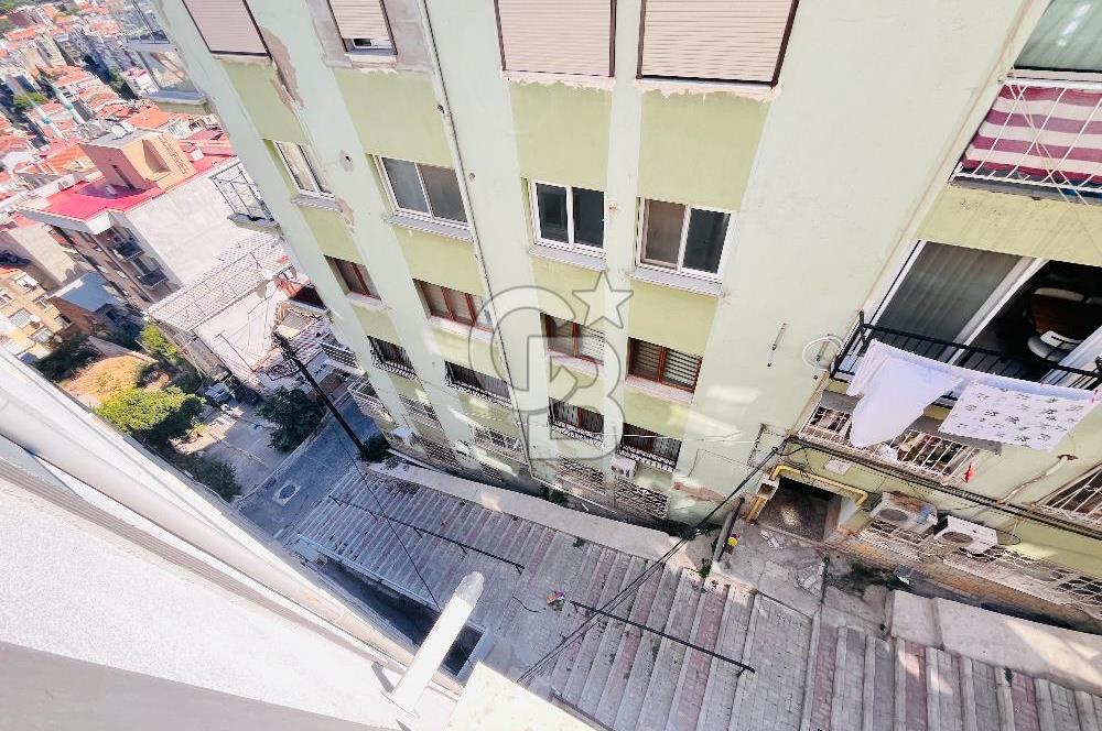KONAK ÜÇYOLDA DENİZ MANZARALI, SIFIR, GENİŞ 1+1 KİRALIK DAİRE