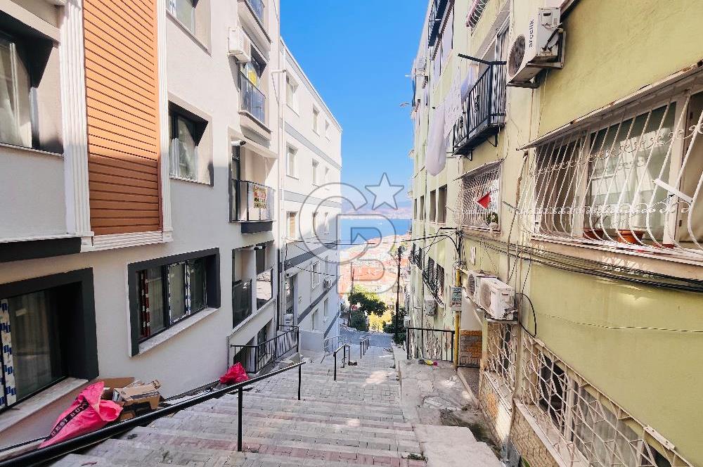 KONAK ÜÇYOLDA DENİZ MANZARALI, SIFIR, GENİŞ 1+1 KİRALIK DAİRE