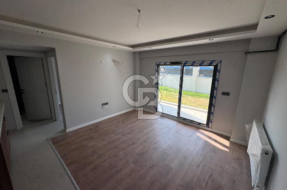 GARDEN BORNOVA BÜYÜK BAHÇELİ HAVUZLU SPOR SALONLU 1+1