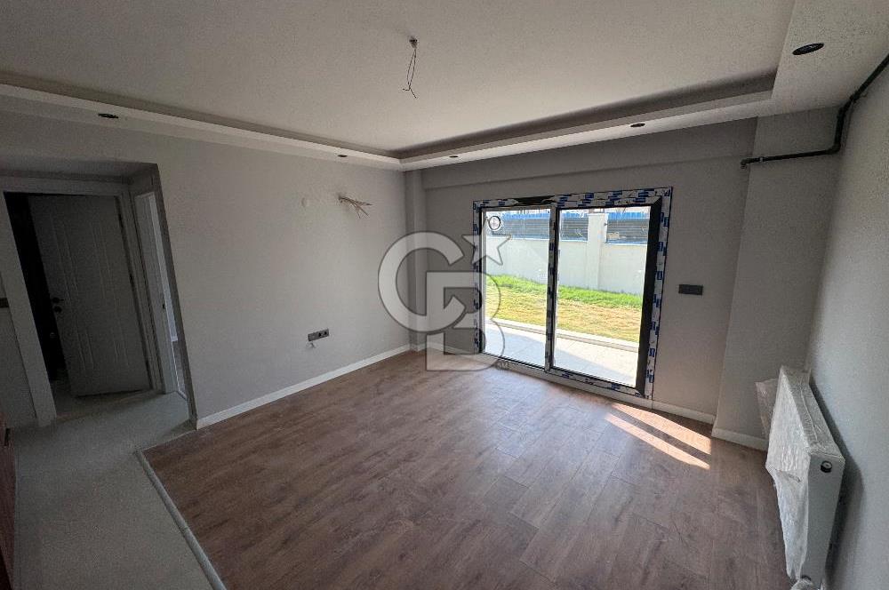 GARDEN BORNOVA BÜYÜK BAHÇELİ HAVUZLU SPOR SALONLU 1+1