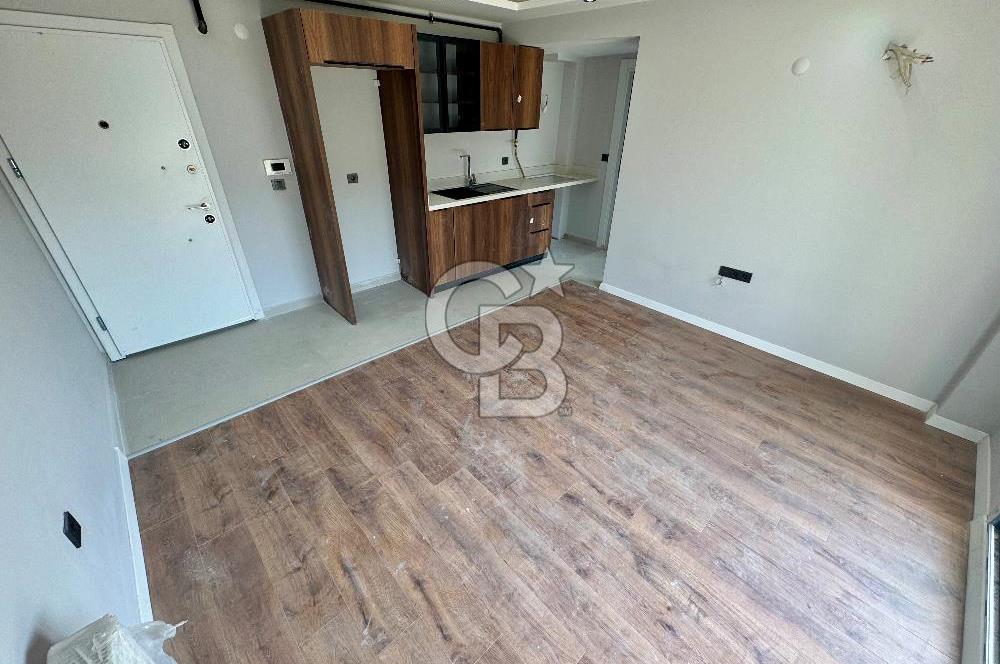 GARDEN BORNOVA BÜYÜK BAHÇELİ HAVUZLU SPOR SALONLU 1+1