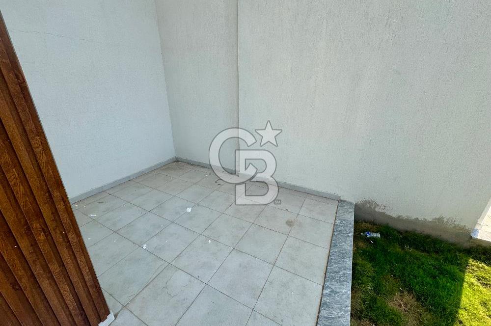 GARDEN BORNOVA BÜYÜK BAHÇELİ HAVUZLU SPOR SALONLU 1+1