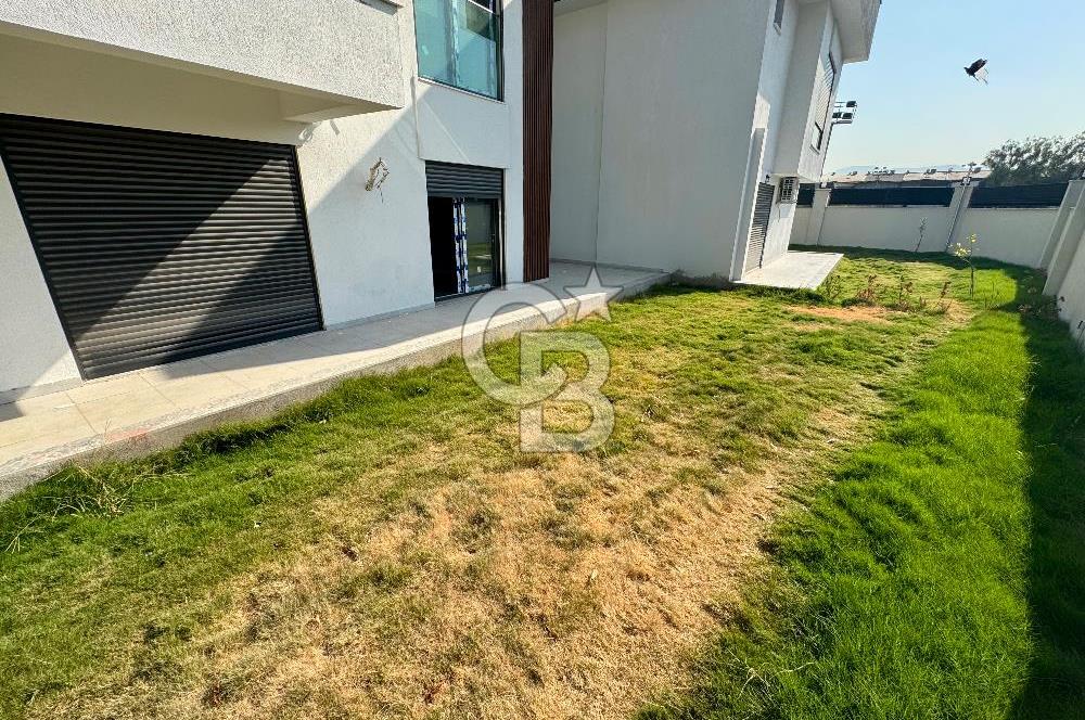 GARDEN BORNOVA BÜYÜK BAHÇELİ HAVUZLU SPOR SALONLU 1+1