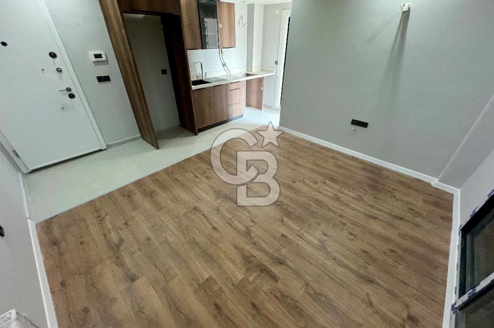 GARDEN BORNOVA HAVUZLU SİTEDE BALKONLU 1+1 DAİRE 