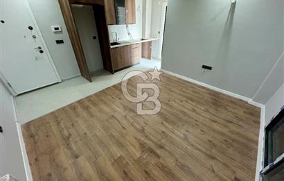 GARDEN BORNOVA HAVUZLU SİTEDE BALKONLU 1+1 DAİRE 