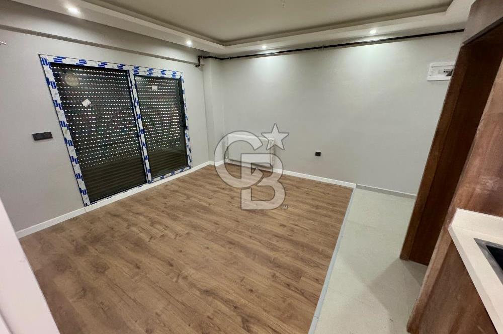 GARDEN BORNOVA HAVUZLU SİTEDE BALKONLU 1+1 DAİRE 