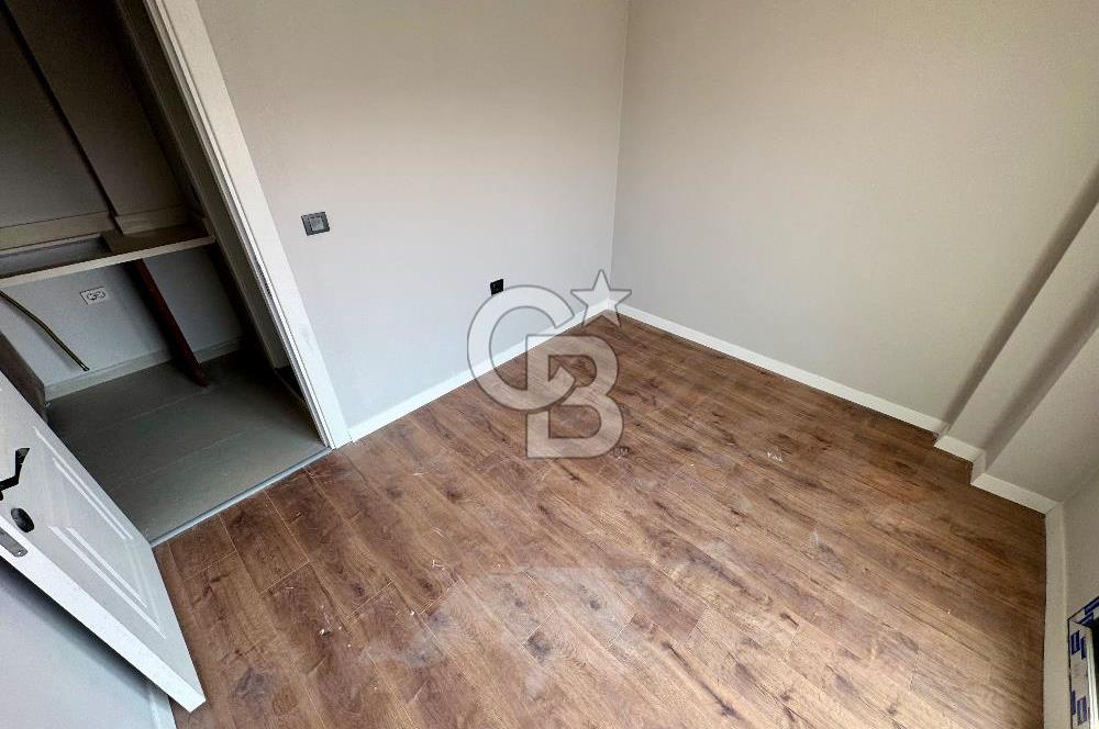 GARDEN BORNOVA HAVUZLU SİTEDE BALKONLU 1+1 DAİRE 