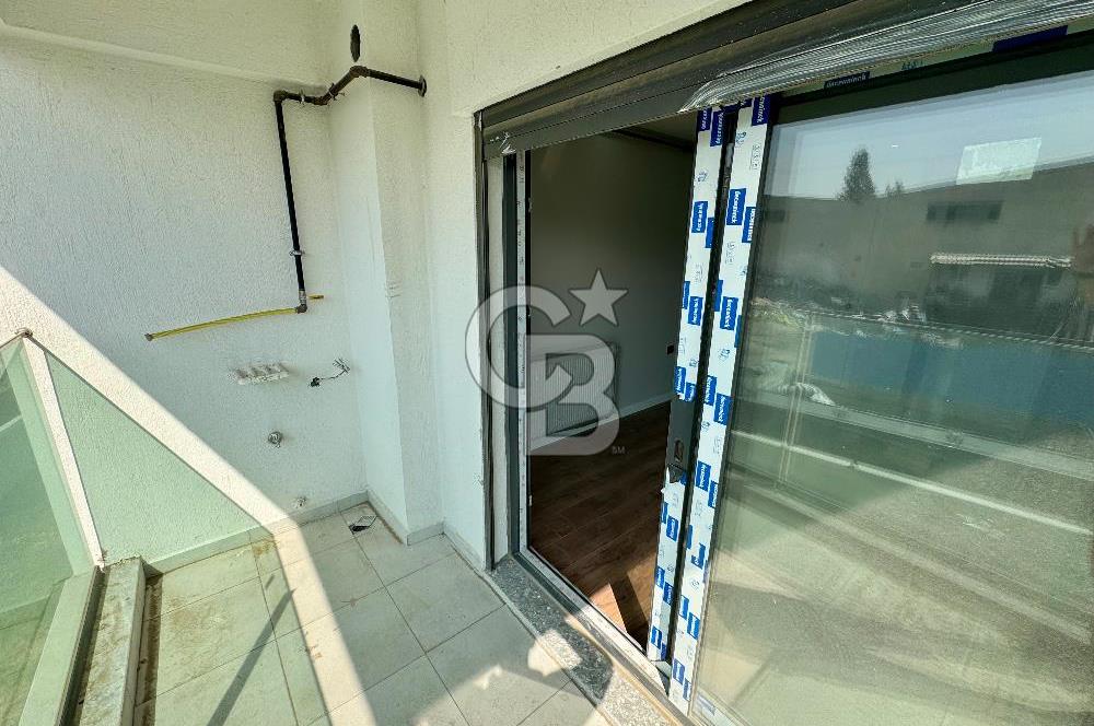 GARDEN BORNOVA HAVUZLU SİTEDE BALKONLU 1+1 DAİRE 