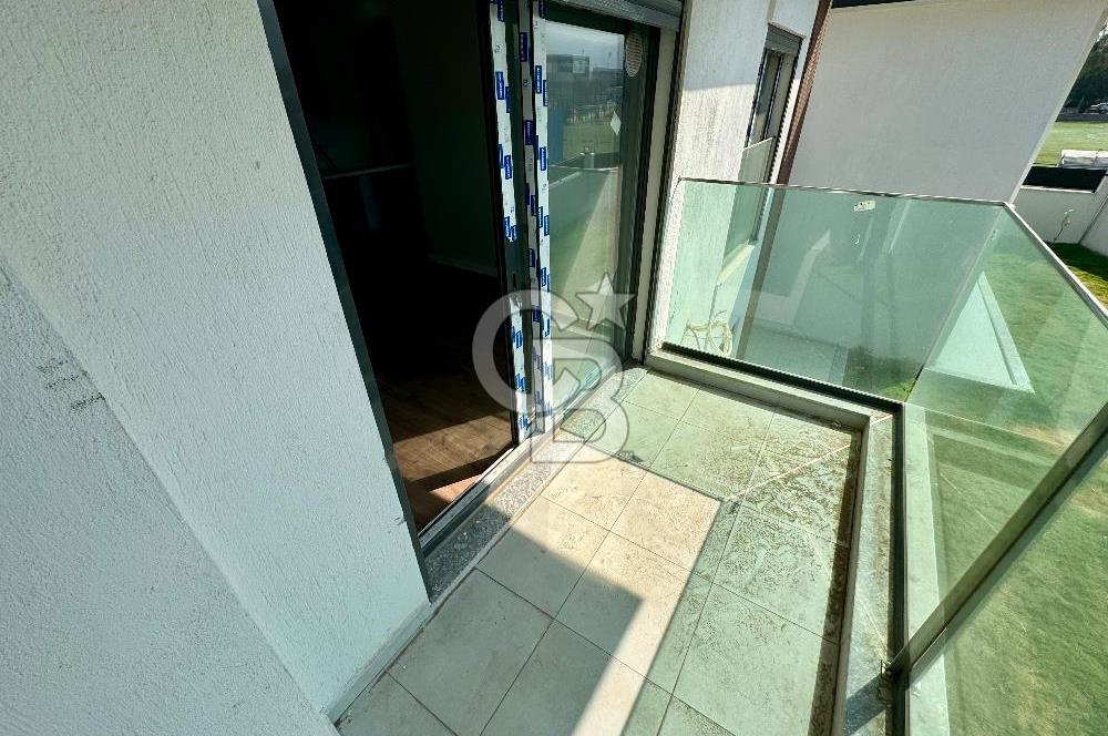 GARDEN BORNOVA HAVUZLU SİTEDE BALKONLU 1+1 DAİRE 