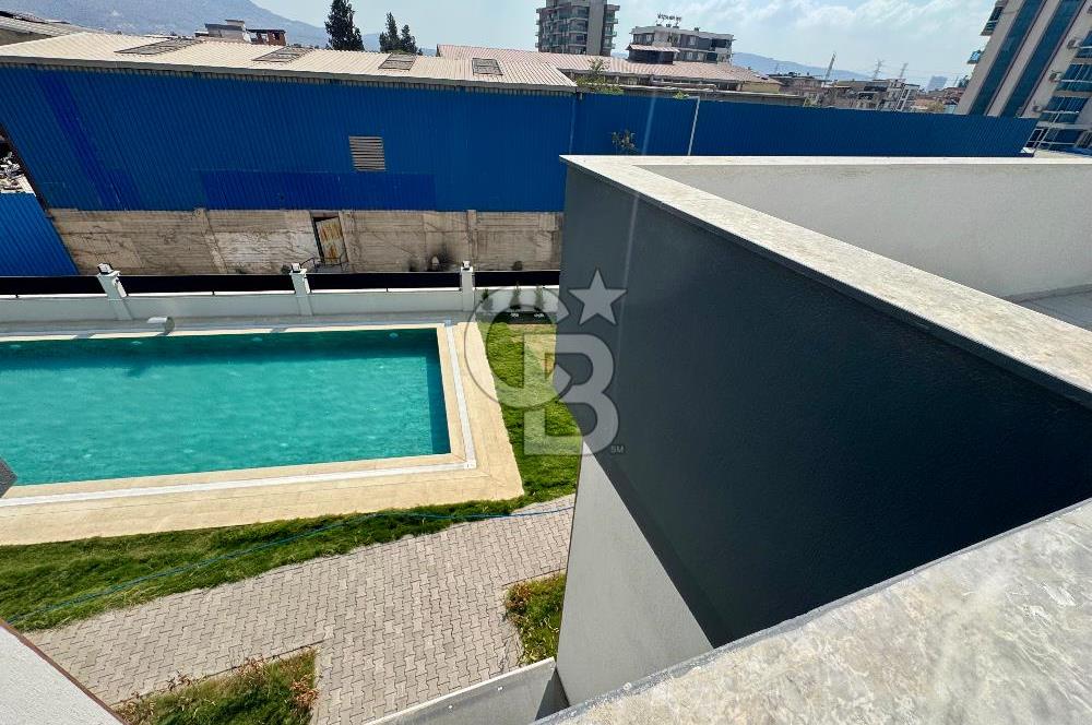 GARDEN BORNOVA SİTESİNDE 3+1 DUBLEKS TERASLI HAVUZLU DAİRE 