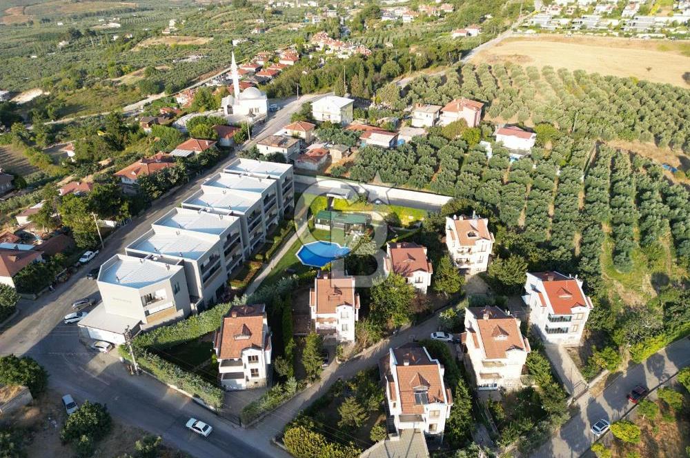 GÖYNÜKLÜ'DE HARİKA KONUMDA 6+1 VİLLA