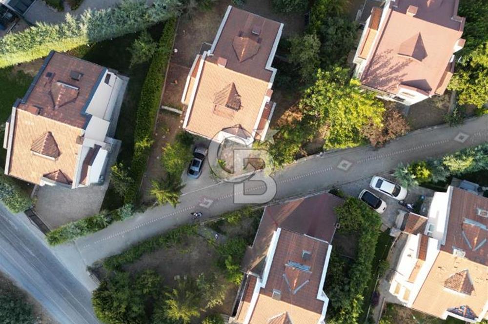 GÖYNÜKLÜ'DE HARİKA KONUMDA 6+1 VİLLA