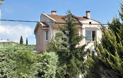 GÖYNÜKLÜ'DE HARİKA KONUMDA 6+1 VİLLA