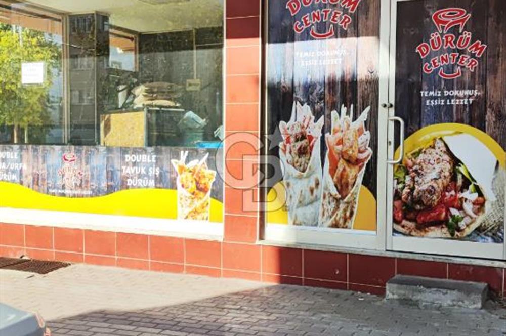 Pendik yayalarda depolu dükkan