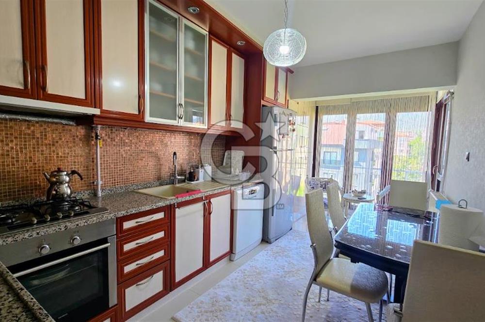 Yunus Emre Mahallesi Önder Sitesi'nde 130 M² Satılık Daire 