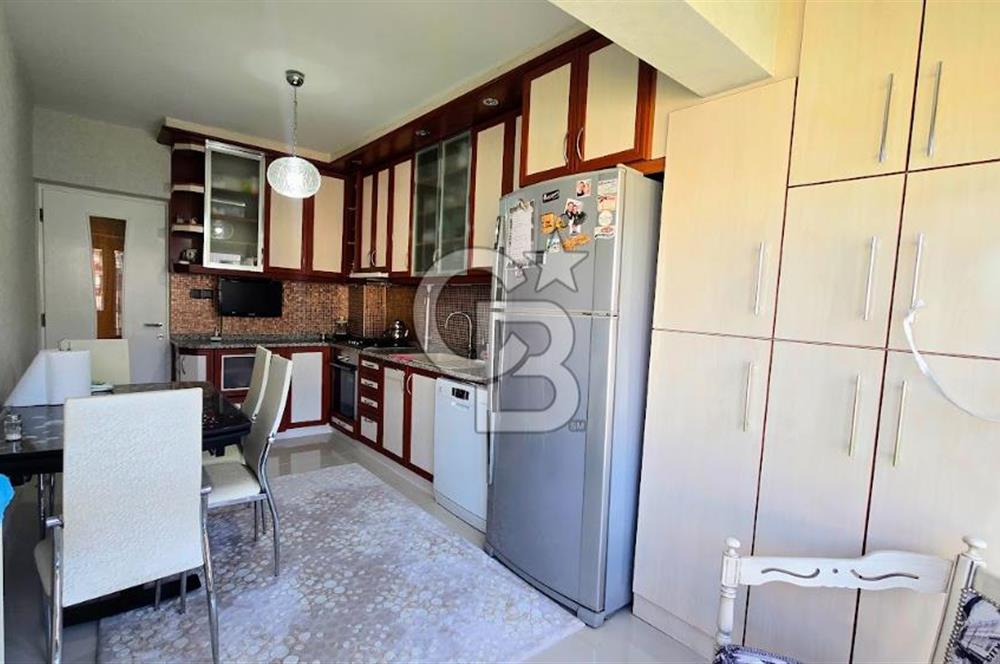 Yunus Emre Mahallesi Önder Sitesi'nde 130 M² Satılık Daire 