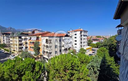 Yunus Emre Mahallesi Önder Sitesi'nde 130 M² Satılık Daire 