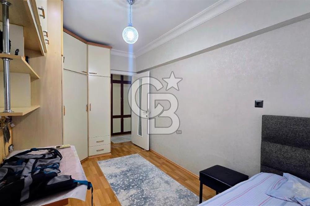 Yunus Emre Mahallesi Önder Sitesi'nde 130 M² Satılık Daire 