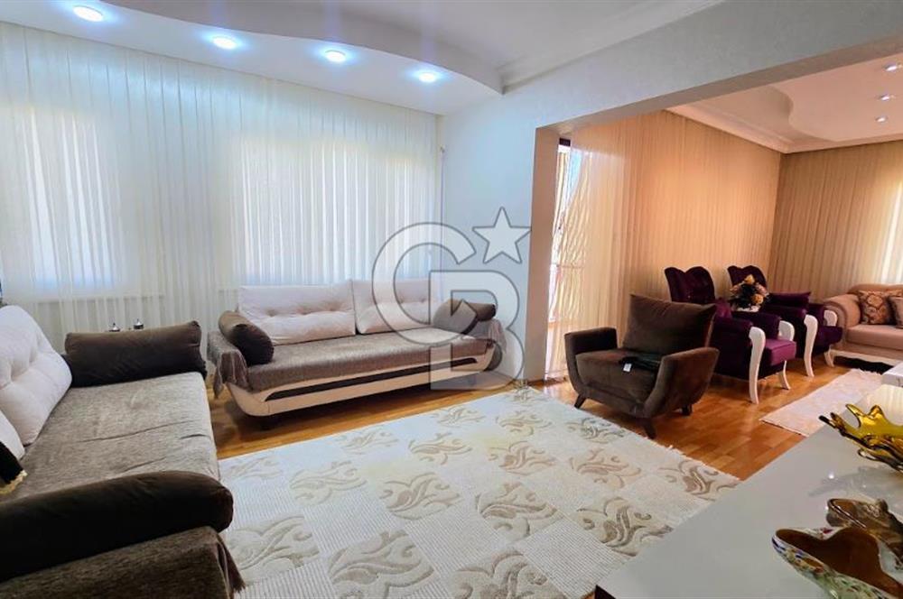 Yunus Emre Mahallesi Önder Sitesi'nde 130 M² Satılık Daire 