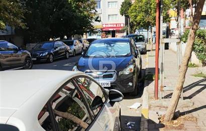 Pendik yayalarda depolu dükkan