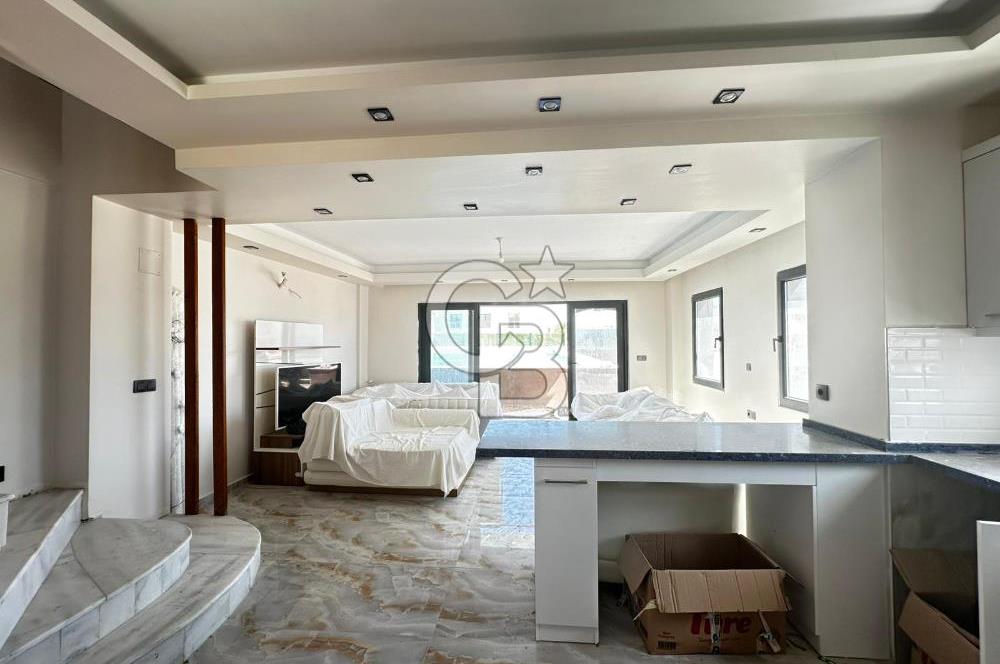 TAŞUCU/KUM MH. BOSPHORUS CİTY İÇERİSİNDE 3+1 SATILIK VİLLA