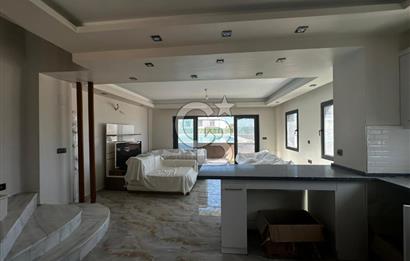 TAŞUCU/KUM MH. BOSPHORUS CİTY İÇERİSİNDE 3+1 SATILIK VİLLA