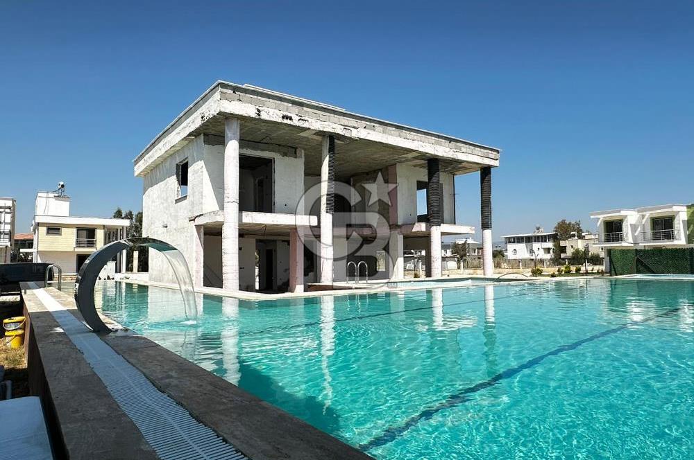 TAŞUCU/KUM MH BOSPHORUS CİTY'DE NATAMAM 4+1 SATILIK VİLLA
