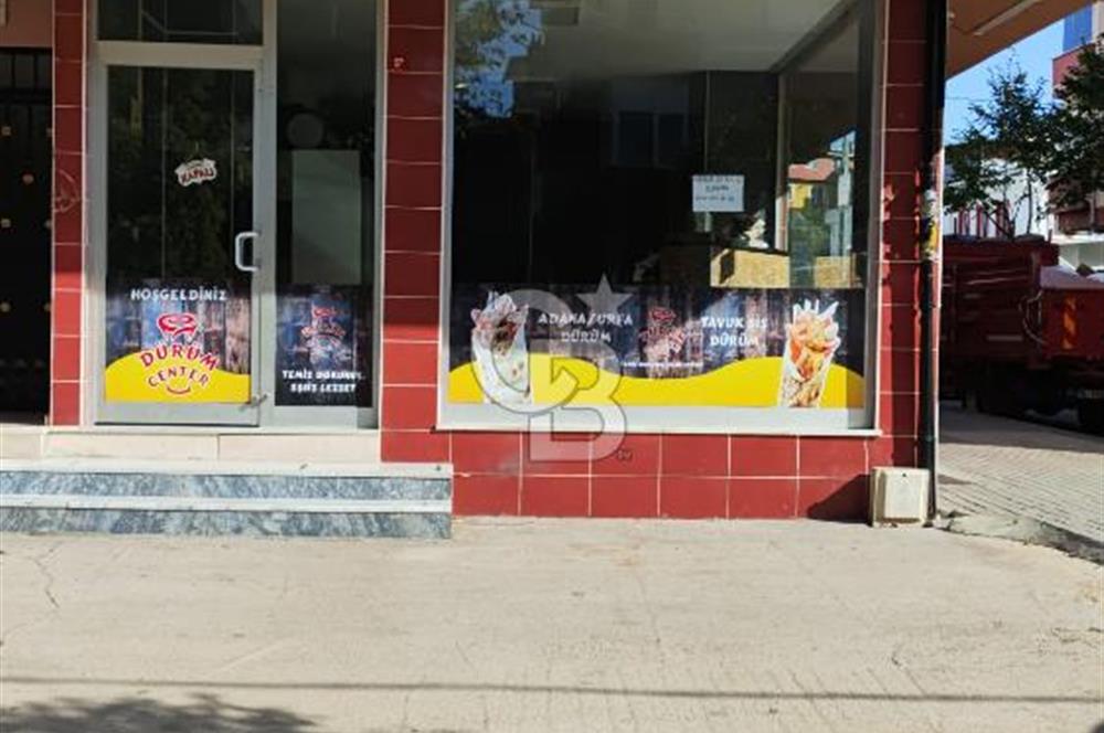 Pendik yayalarda depolu dükkan