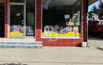 Pendik yayalarda depolu dükkan